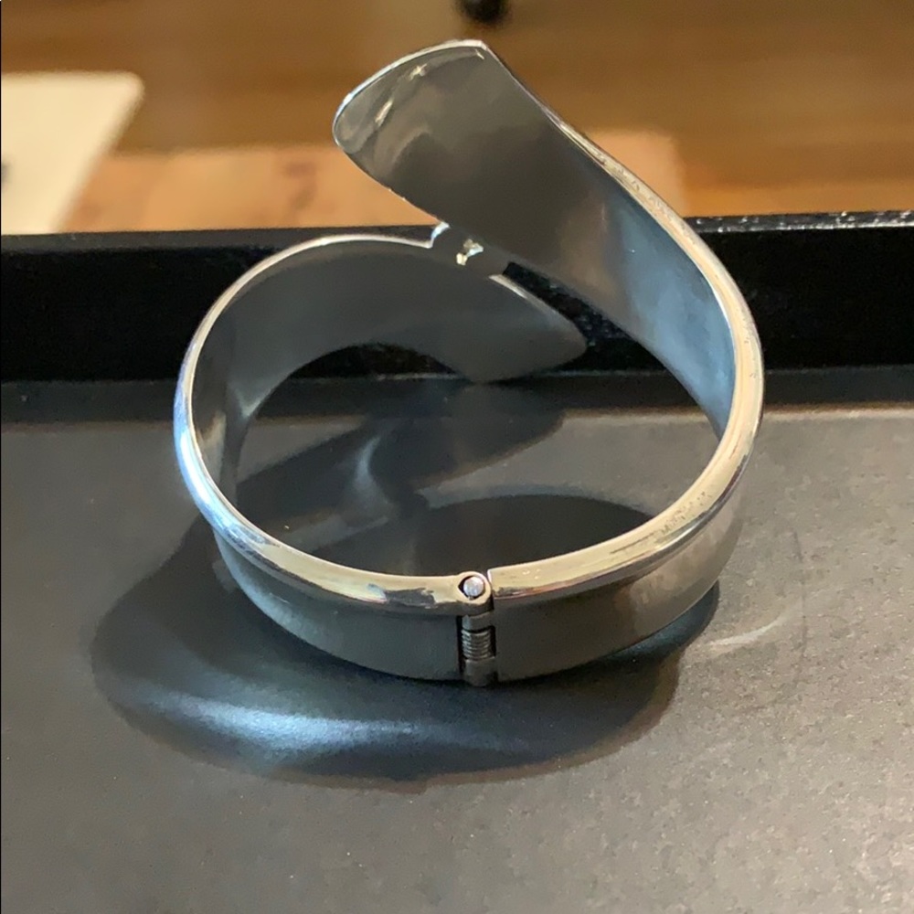 Vintage Sterling Silver Clamper Hinged Bracelet - Picture 7 of 16